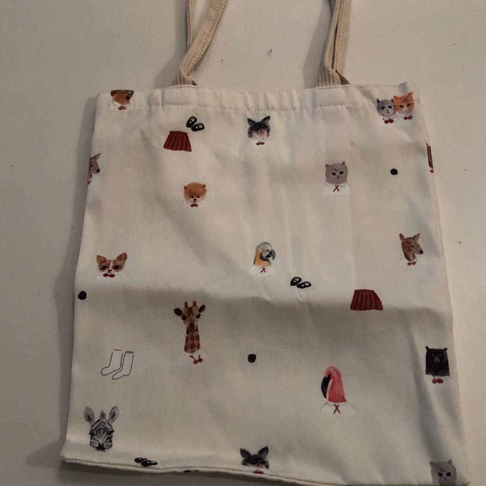 Adorable tote bag with animal illustrations